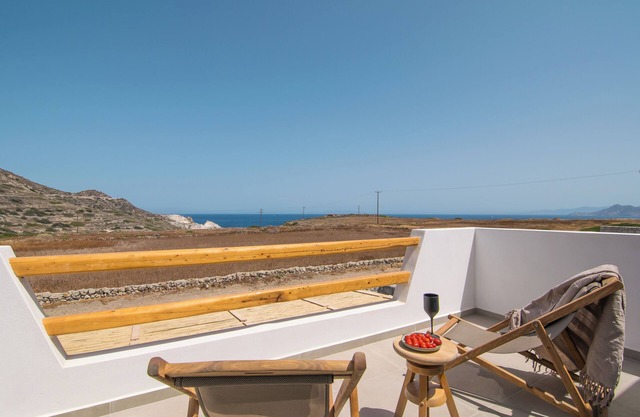 Rastoni Milos slow living home ,cosy two storey stone house sea view