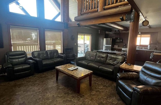 Raven Cabin Vacation Rental