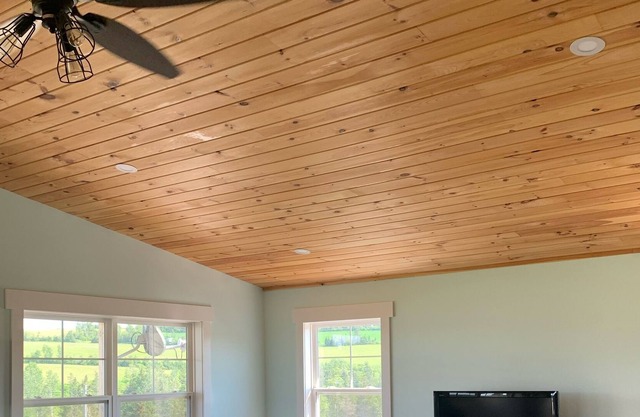 Rayner's Riverview Cottage - Sharing a piece of our island with you!