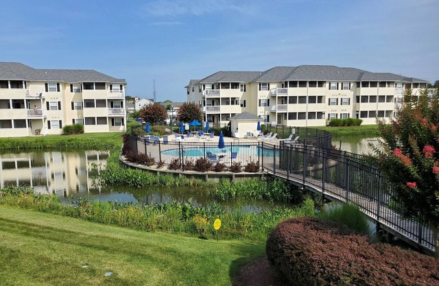 RB for Fall! It's beautiful and nostalgic! The Palms to this 3 Bedroom Condo