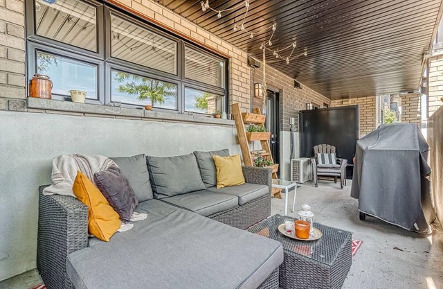 Ready to move in Loft - 10km from Downtown Ottawa