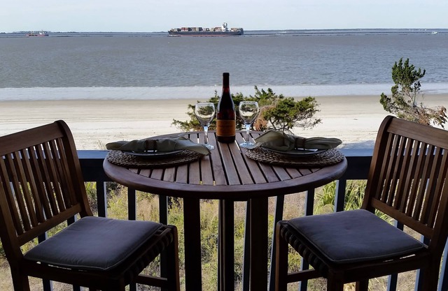 REAL Beach Front Panoramic View - COUPLES - Pool - North Beach