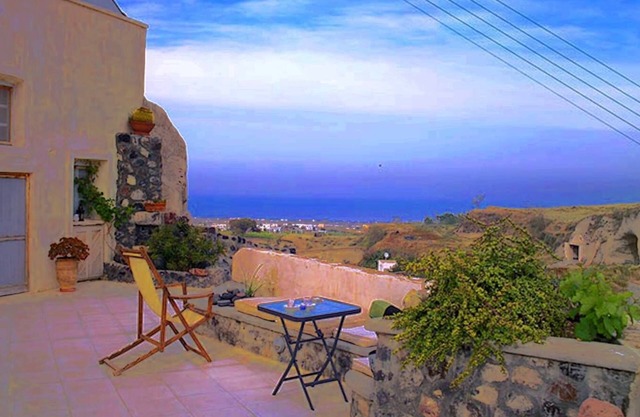 Real Santorini Cave House far from the crowds