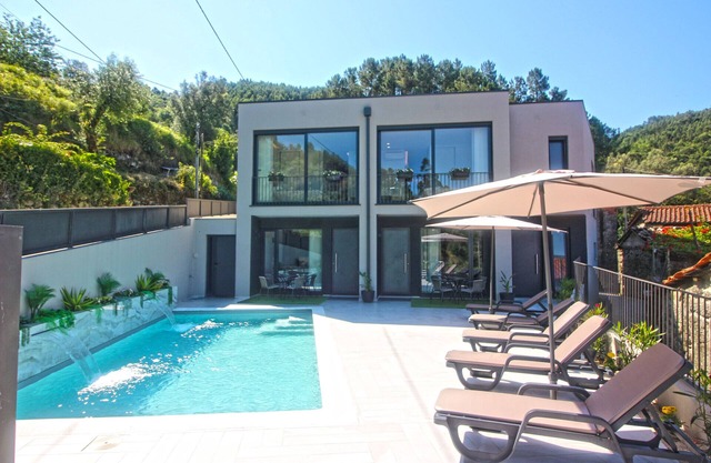 Real Village Apart.1