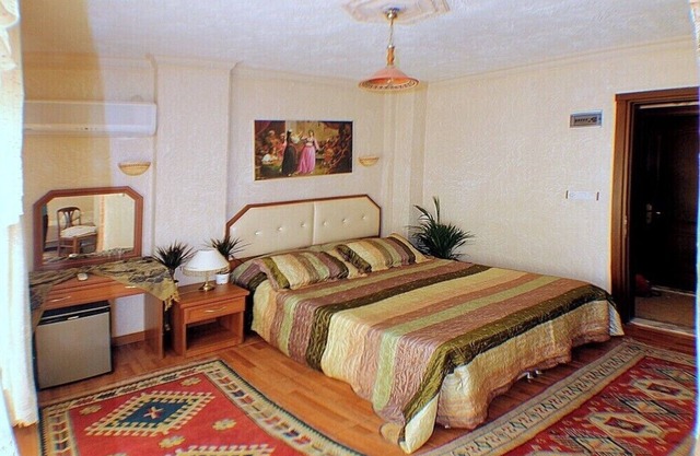 rebetika hotel located secuk near ephesus (Twin Sharing)