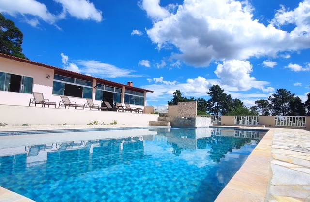 Recanto Julio e Maia is a family-friendly environment surrounded by nature.