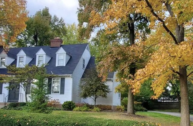 Recently remodeled Colonial-style home with room for the whole family!