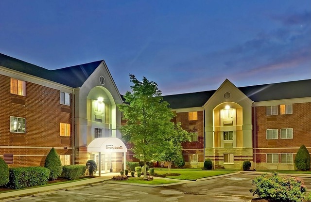 Recharge and Relax in Style! 3 Spacious Units, Pets Allowed, Full Kitchen!