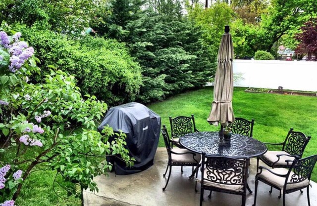 Red Bank Deluxe apartment with all amenities!