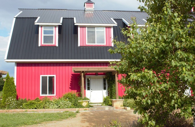 Red Barn Retreats - "a place of peace and joy"