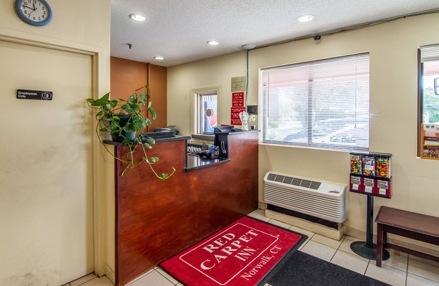 Red Carpet Inn Norwalk