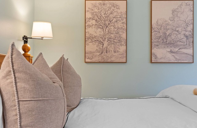 Red Clover Inn: Queen Suite near Killington