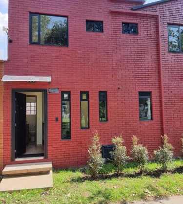 Red house, Airport Embassy