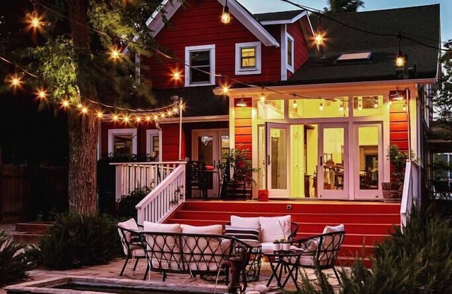 Red House Paso- Modern Farmhouse Downtown