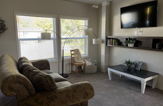 Red House Retreat—nice home near Yellowstone, BYUI; no cleaning fee!