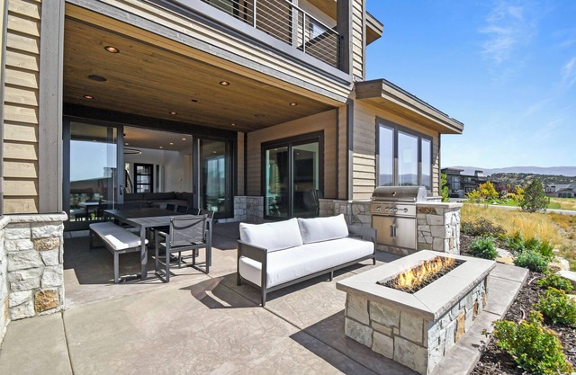 Red Ledges mountain modern, golf, min 90 day stay