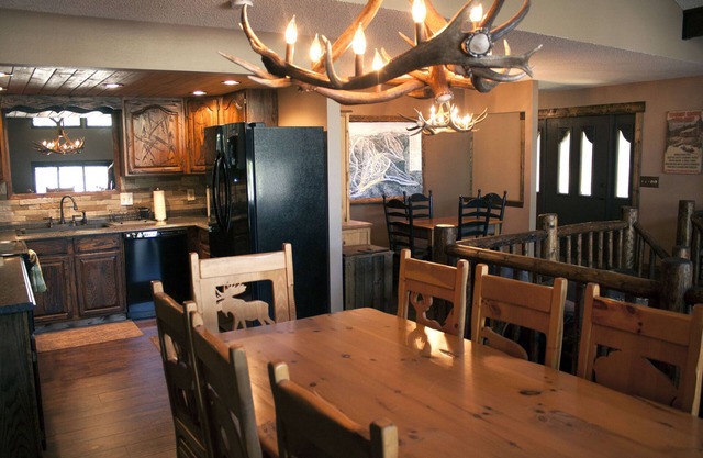 Red Lodge Cabin, Red Lodge Ski Resort, Fly-fishing, Hiking, Family Friendly