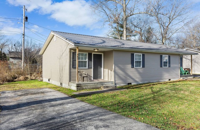 Red River Duplex - Unit 1 - 12 miles to the Gorge!