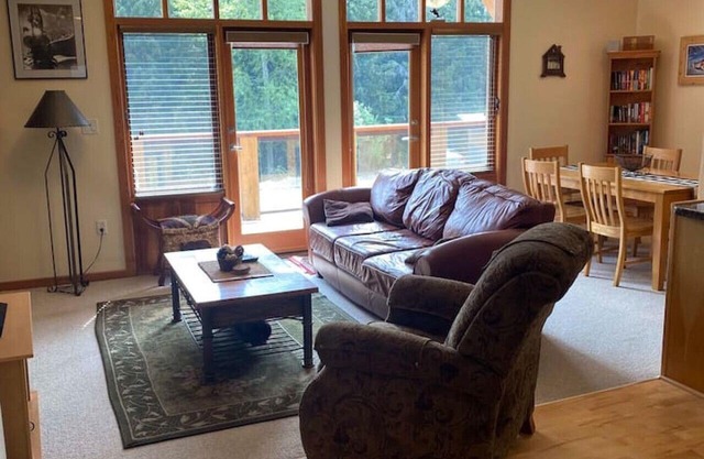 Red Robb #6 - 2 bedroom Sleeps 6