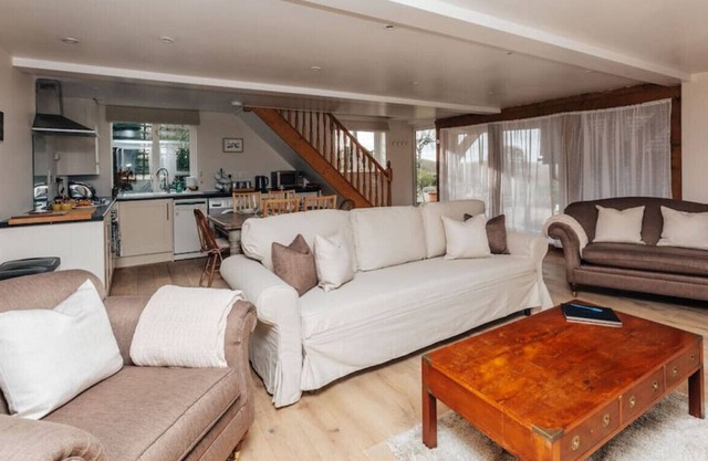 Red Robin in Hurley With 1 Bedrooms and 1 Bathrooms