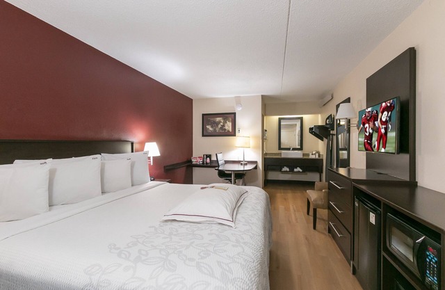 Red Roof Inn PLUS+ Pittsburgh South - Airport