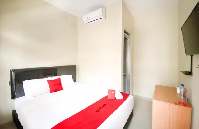 RedDoorz At Simpang Borobudur