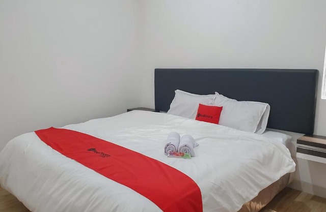 Reddoorz Istana Plaza 