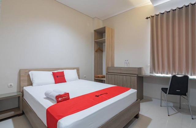 RedDoorz Plus @ Cirebon City Center