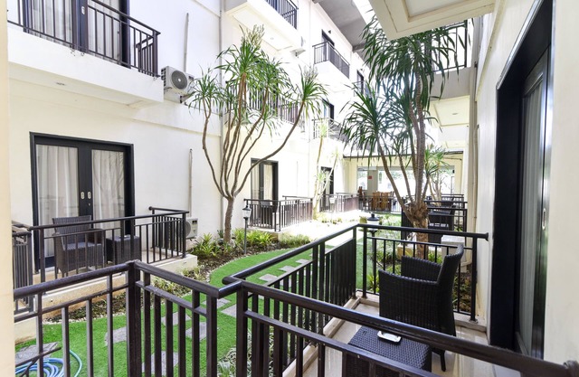 RedDoorz Plus near Mall Bali Galeria 2