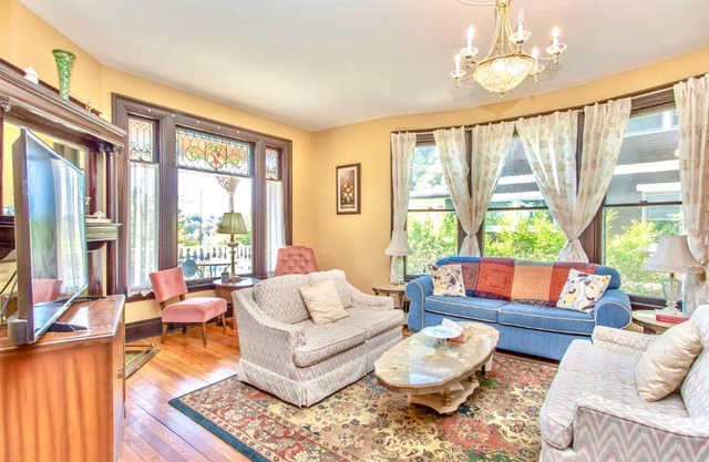 Redwood Bed and Breakfast