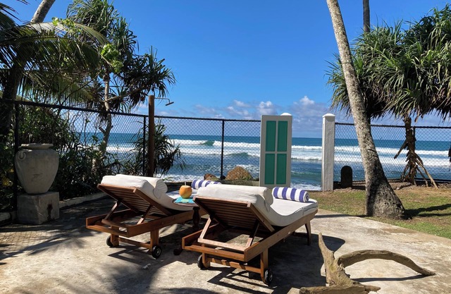Reef House - Family beach villa with pool