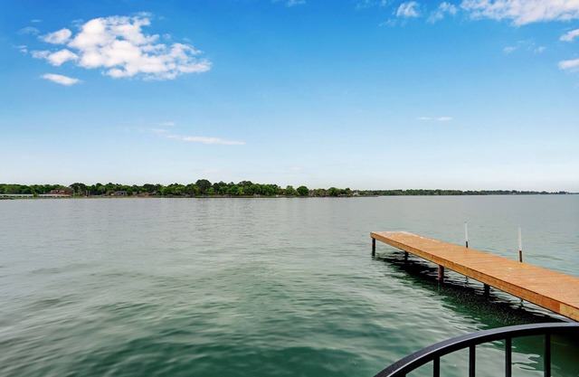 Reel in Romance ~ Lake Conroe ~ Fish off your balcony.