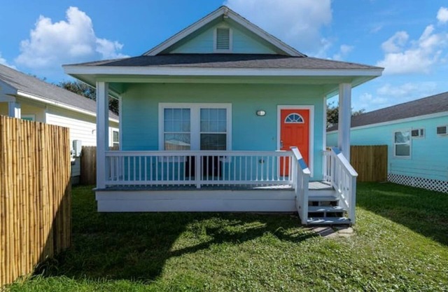 Reelin’ and Rockin’ Cottage 1/2