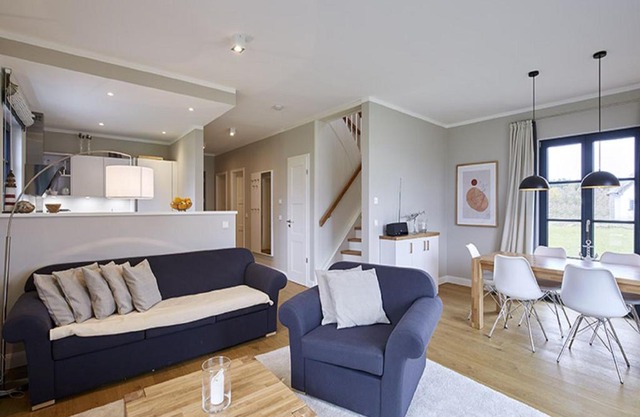 Reetland am Meer - Premium Reetdachvilla mit 3 Schlafzimmern, Sauna und Kamin F14