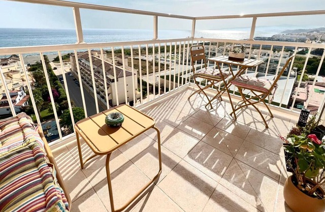 REF 404826 Faro de Torrox