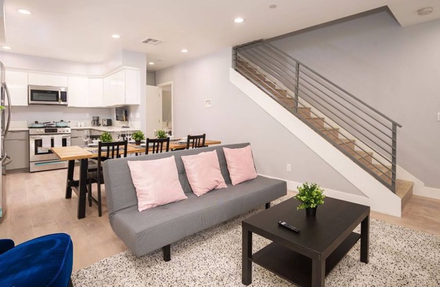 ✸~Refined 4BR Home near LAX and DTLA~✸