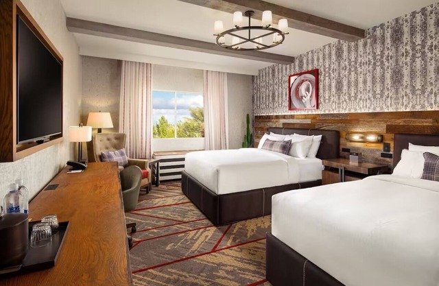 Refined Lodge Queen, Silverton Hotel and Casino, Near Las Vegas Strip