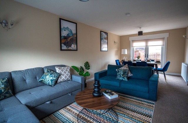 Refreshing Modern Apartment in Grangemouth