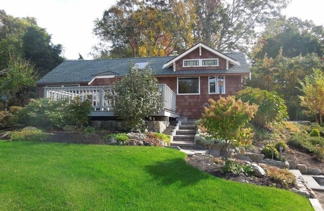 Refurbished Cottage with Views of Town Cove (1038)