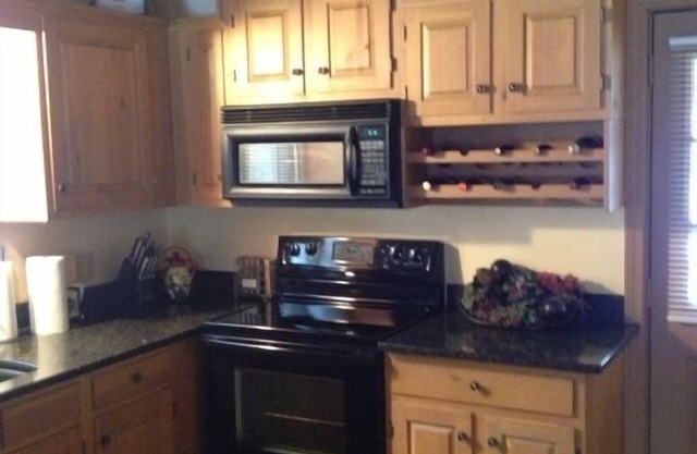 Refurbished Home In The Popular Bluffs Area Of Ossipee