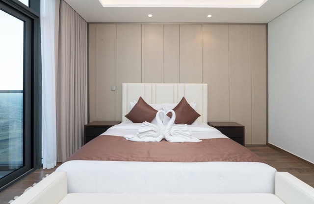 Regal Living 3B City View King size Bed