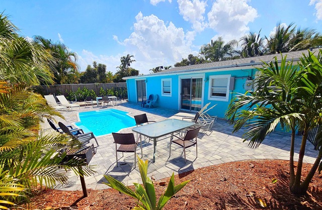 Regal Private Suite, Heated Pool Kayak 5min2 Juno Beach & Baseball Stadiums