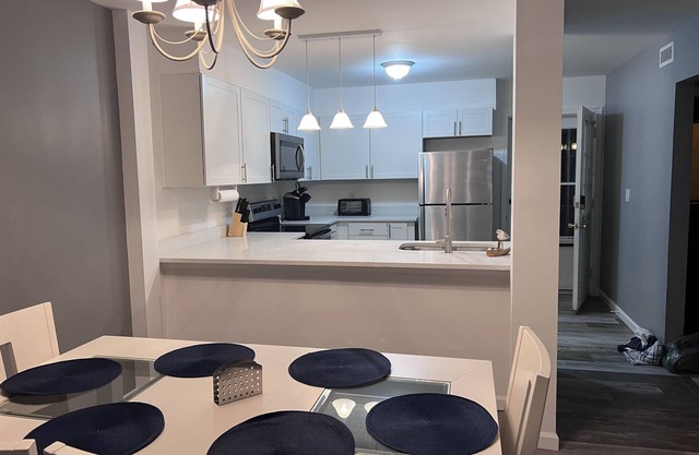 Rehoboth Beach Condo 1 mile to the beach and Boardwalk w/pool! Sleeps 6