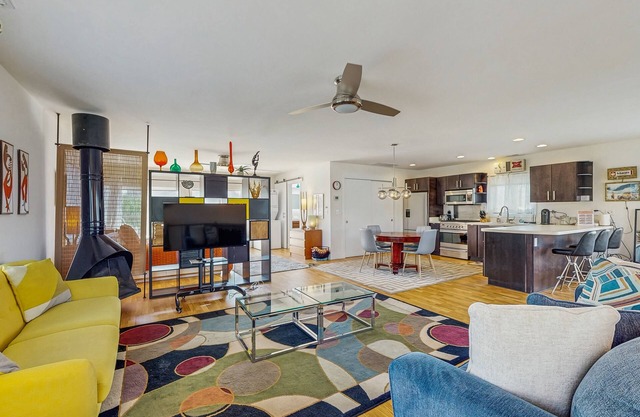 Rehoboth Beach studios with kitchen, balcony, WFH area, AC, & fireplace