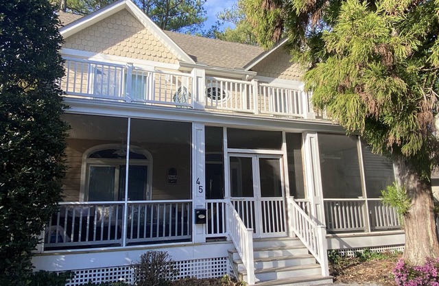 Rehoboth family home sleeps 13 and just 1.5 blocks to the beach!