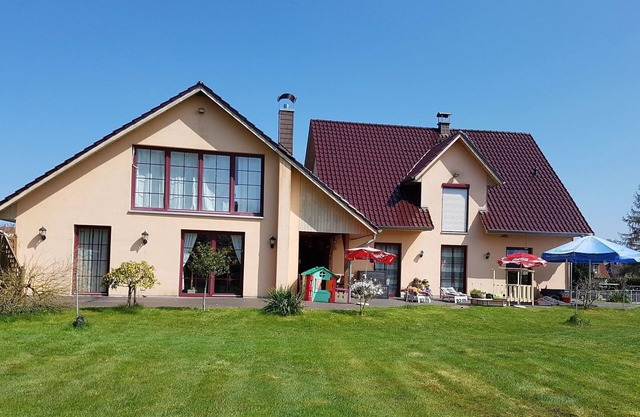 Reizendes Ferienhaus mit Swimmingpool Nähe Ostsee