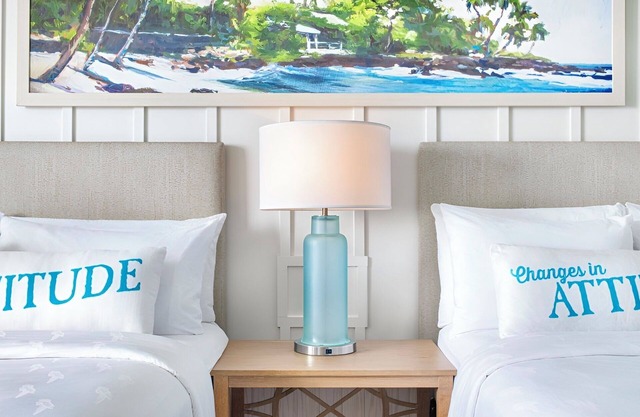 Rejuvenate in a Relaxed Room Close to Wyandotte County Lake and Legends Outlets