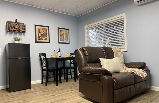 Rejuvenation Cottage - Wine Country Tranquility