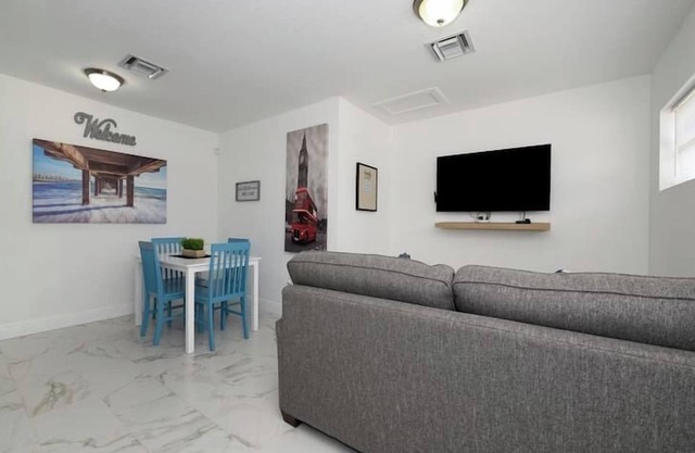 *Relax and Enjoy Fort Lauderdale Beach!