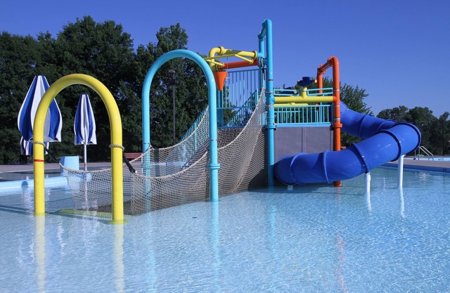 Relax and Unwind in Knights Inn Harrisonville! Pets Allowed, Free Parking